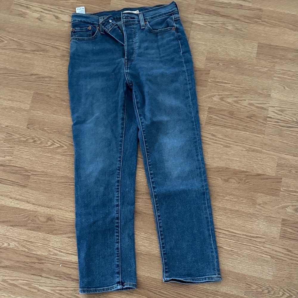 Levi's Women's Straight Leg Jeans in Classic Blue